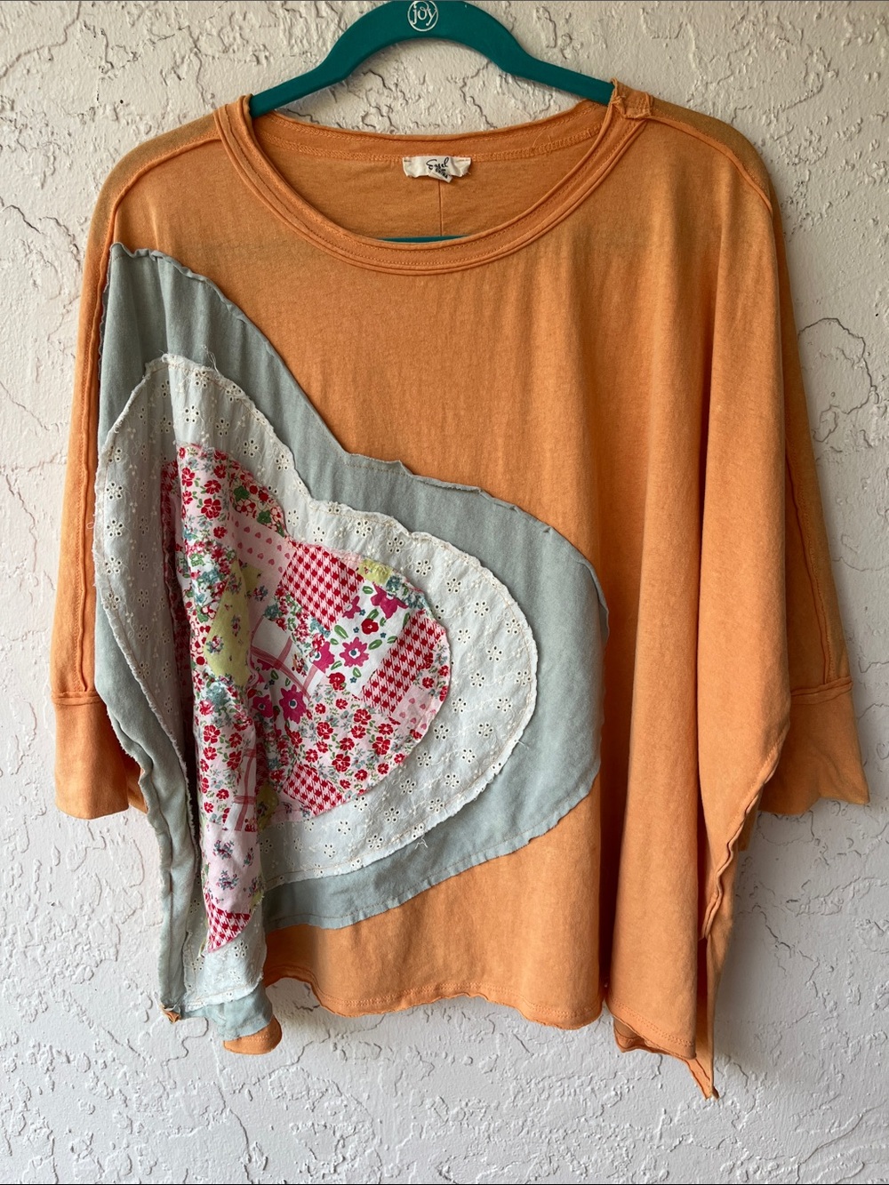 Easel Boho Patchwork Heart w/Eyelet & Blue Fabric Border + Banded 3/4 Sleeves - Picture 7 of 11